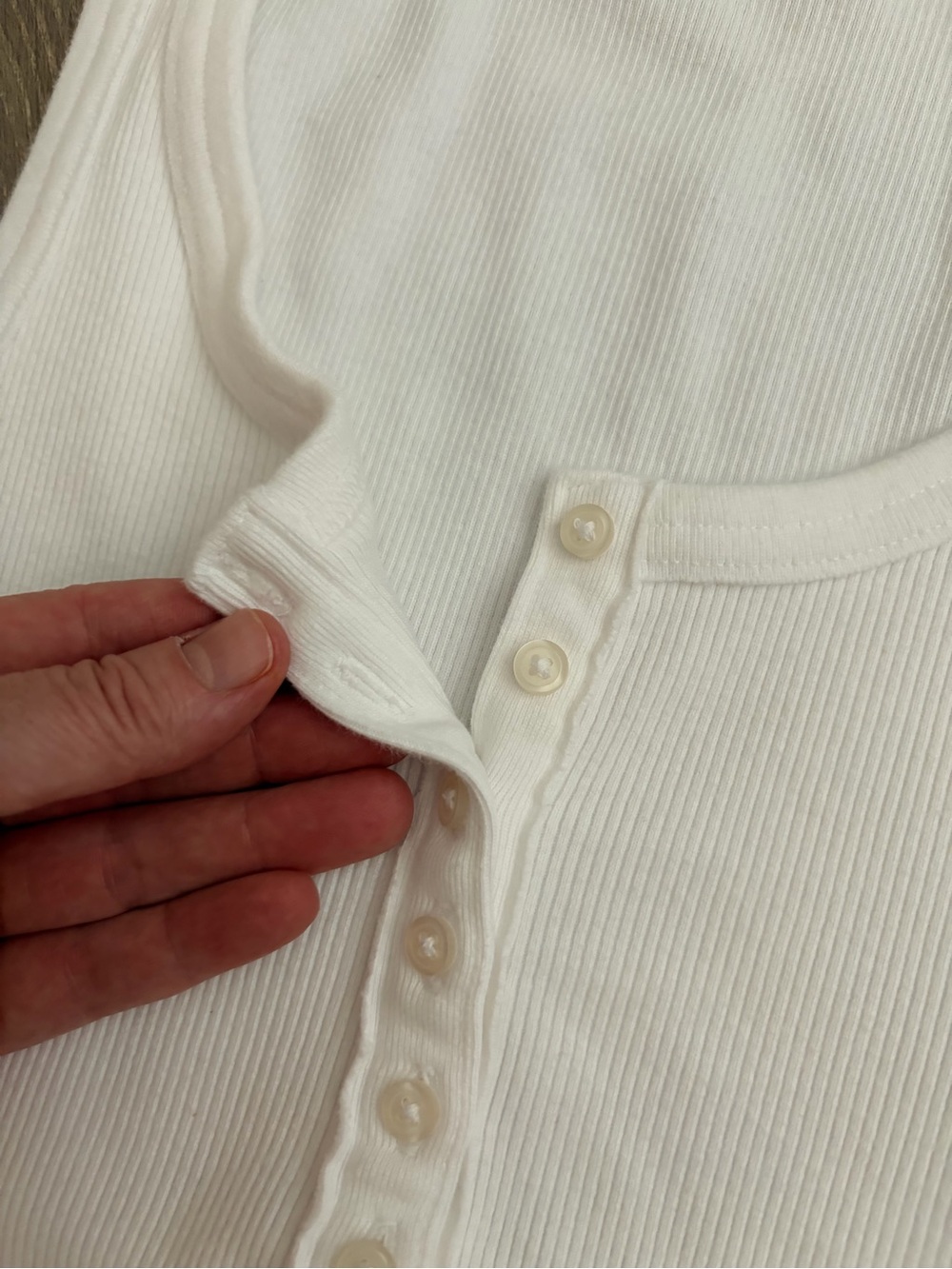 Aerie Women’s White Ribbed Henley Tank Top Size M - Picture 8 of 11